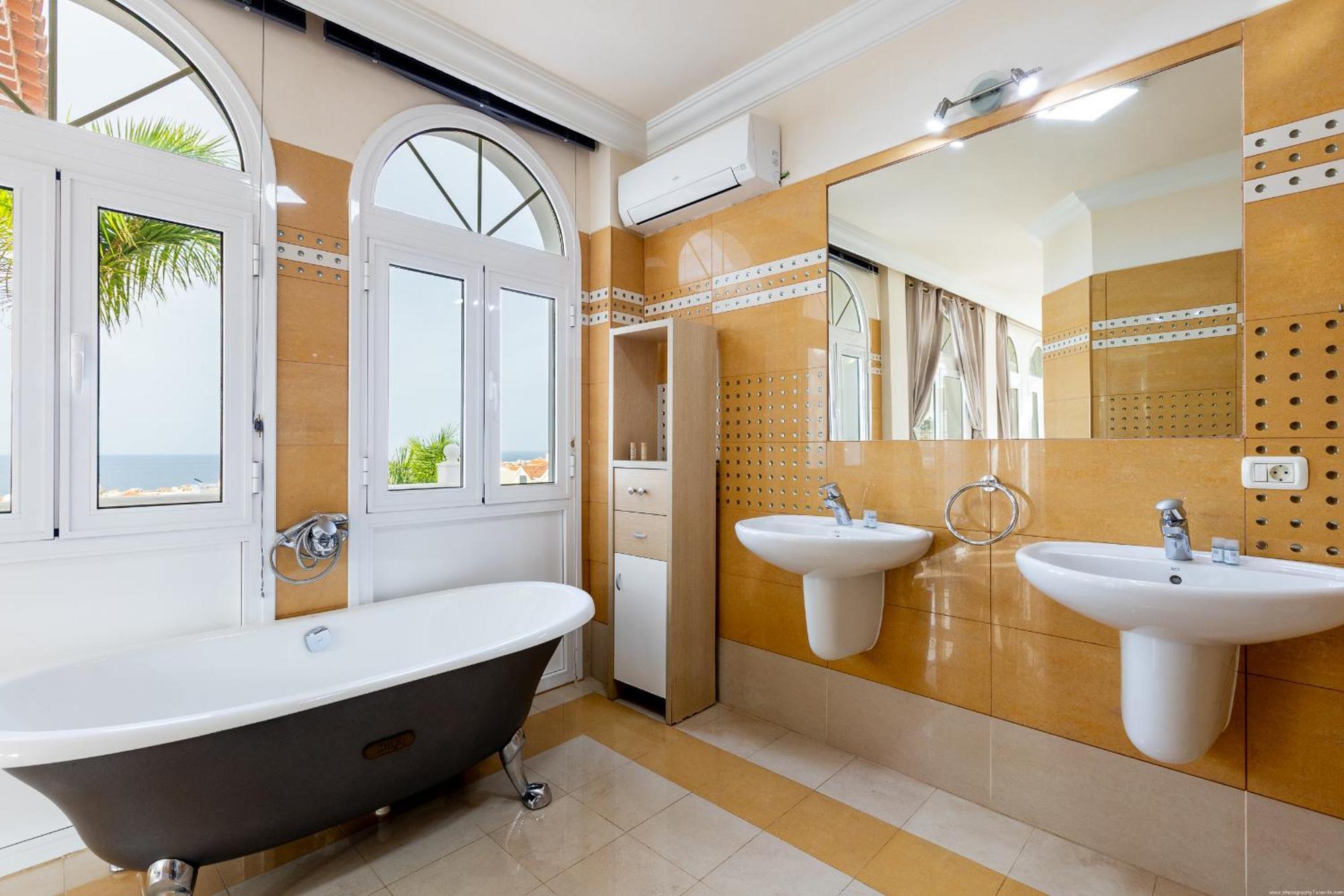 Ocean Palm, Heated Pool! Villa